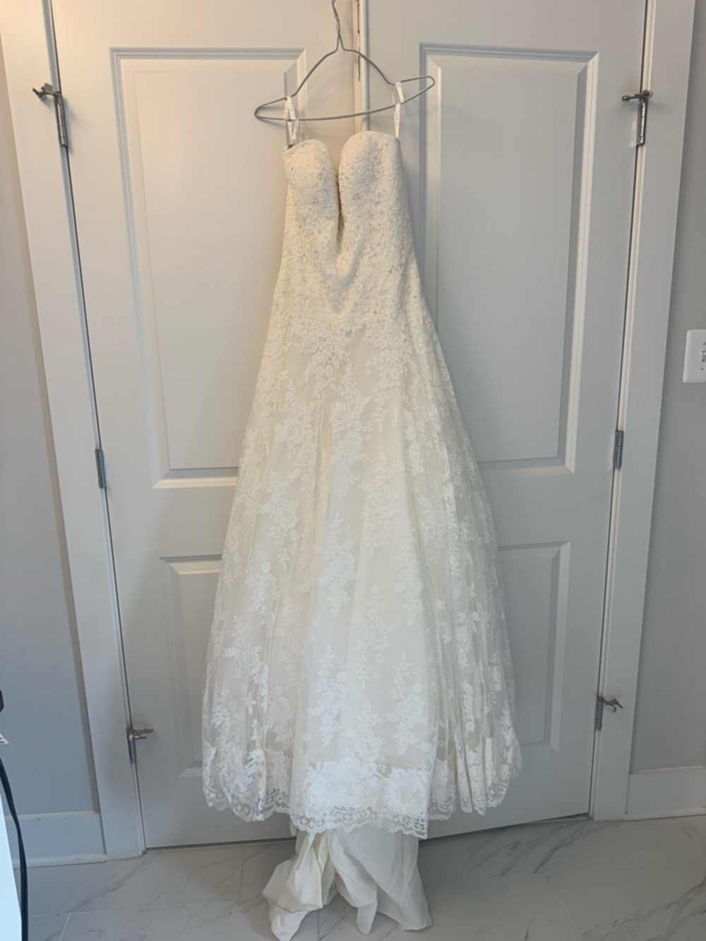 David’s Bridal Allover Beaded Ball Gown Wedding Dress
STYLE# WG3841 - Picture 6 of 7